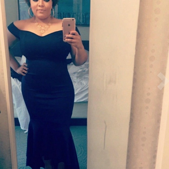 Black Mermaid Asymetrical Gown - Picture 5 of 7